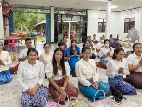 เข้าวัดทำบุญ และปฏิบัติธรรม วัดบ้านตาฮ้อ หมู่ที่ 5